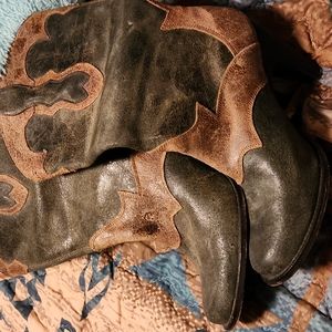 Justin  heels 8.5 ladies boots